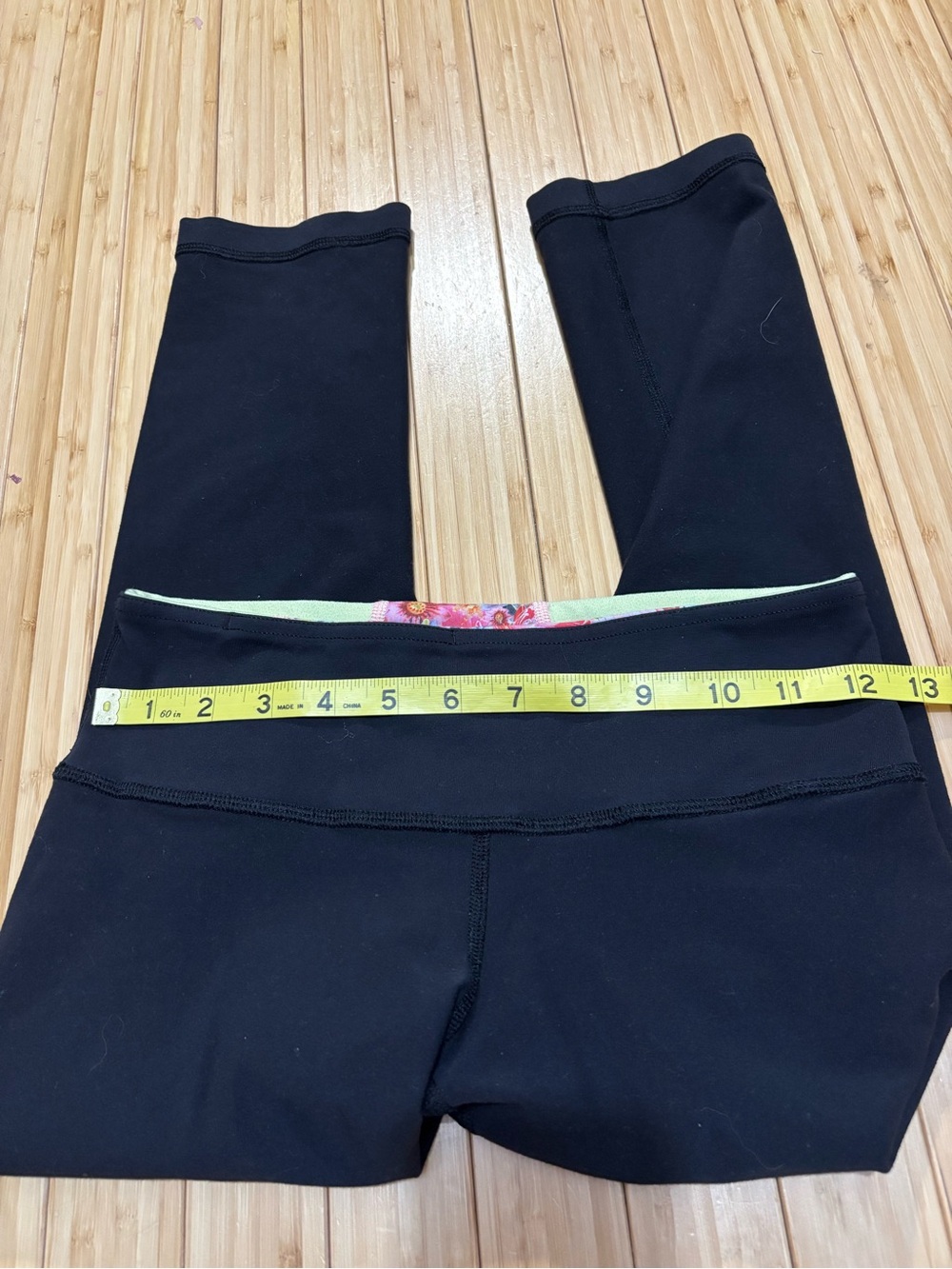 Lululemon Reversible Wunder Under Crop leggings. Size 4. - Picture 8 of 13